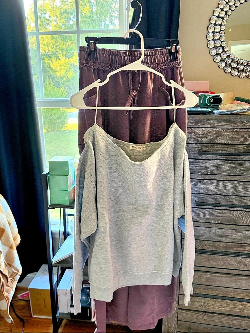Double Zero Wide Leg Pants Set Purple pants with Gray sweatshirt Size Small